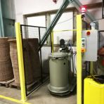 Automatické sponkování papírových sudů